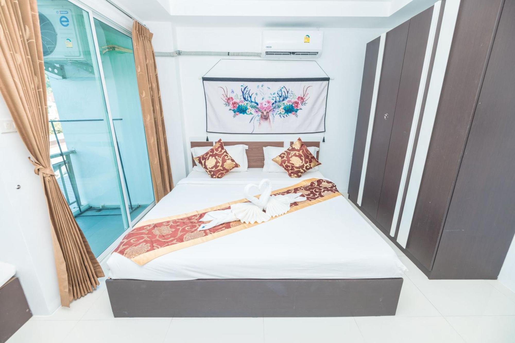 Happy 99 Guest House Patong Buitenkant foto