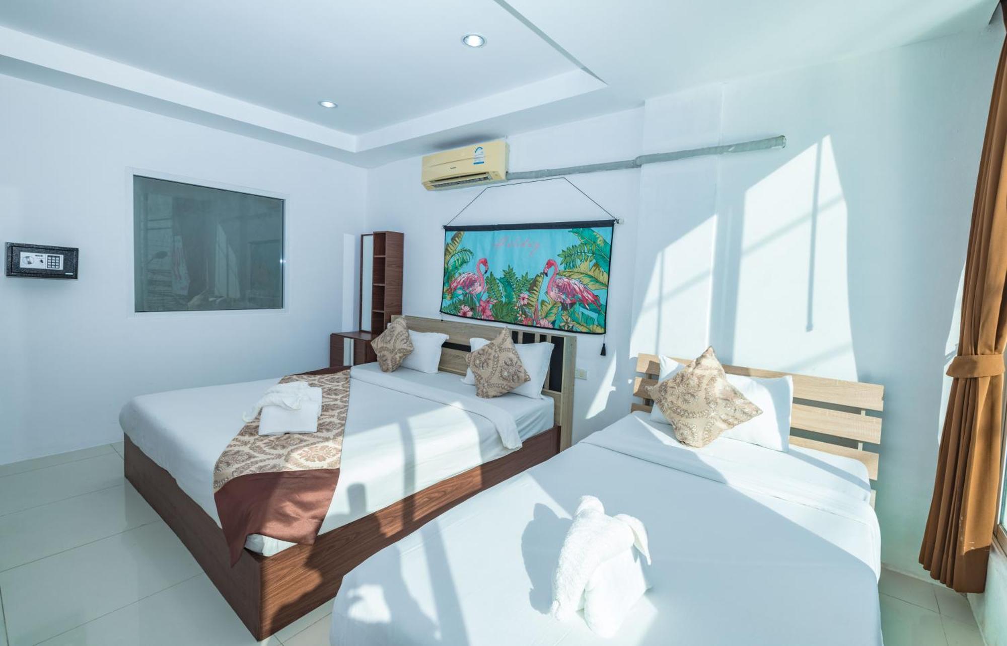 Happy 99 Guest House Patong Buitenkant foto