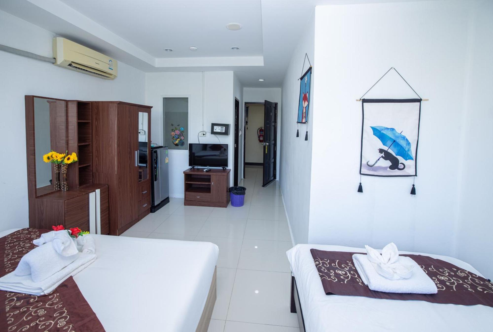 Happy 99 Guest House Patong Buitenkant foto