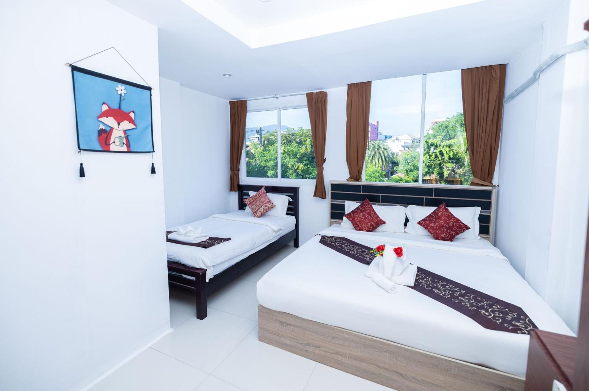 Happy 99 Guest House Patong Buitenkant foto