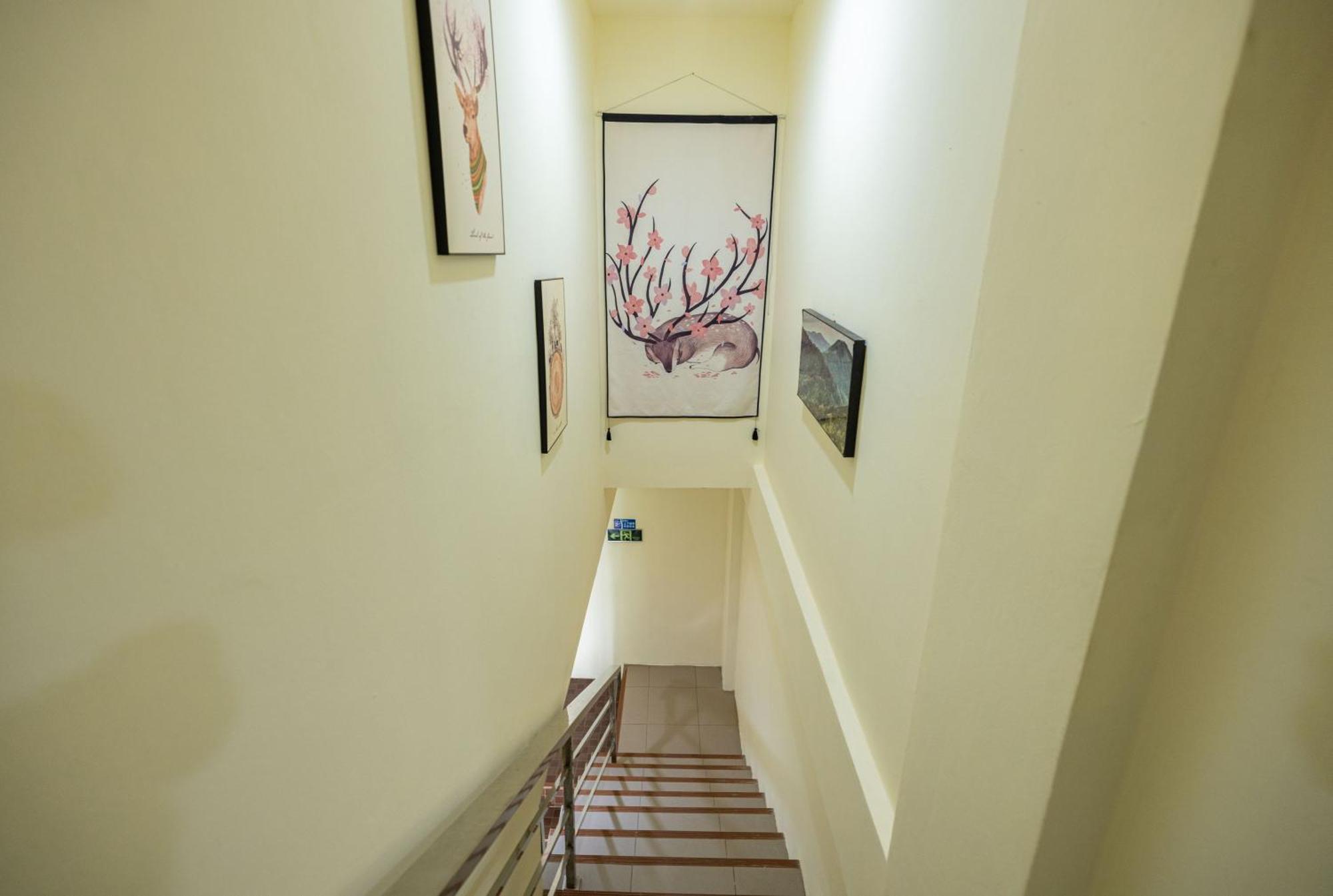 Happy 99 Guest House Patong Buitenkant foto