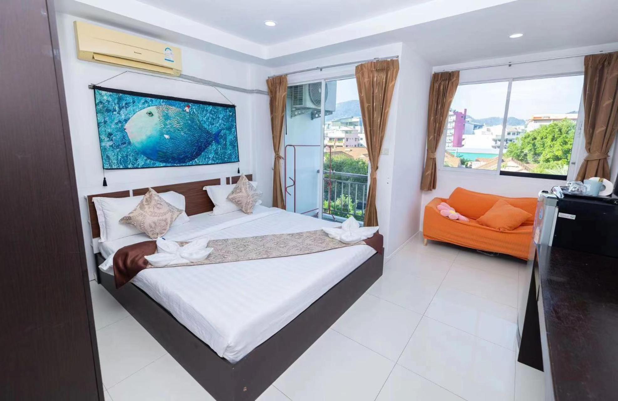 Happy 99 Guest House Patong Buitenkant foto