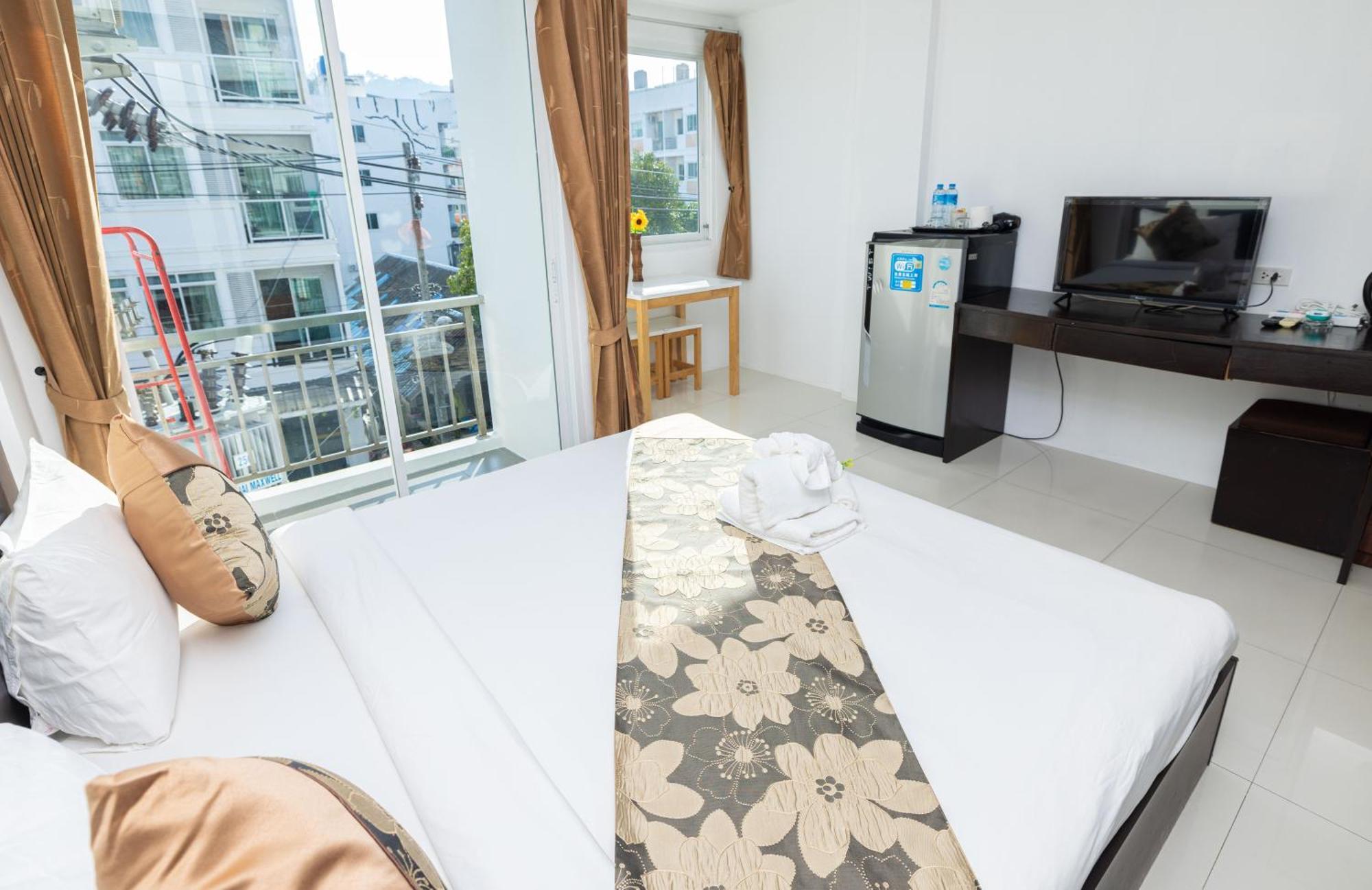 Happy 99 Guest House Patong Buitenkant foto