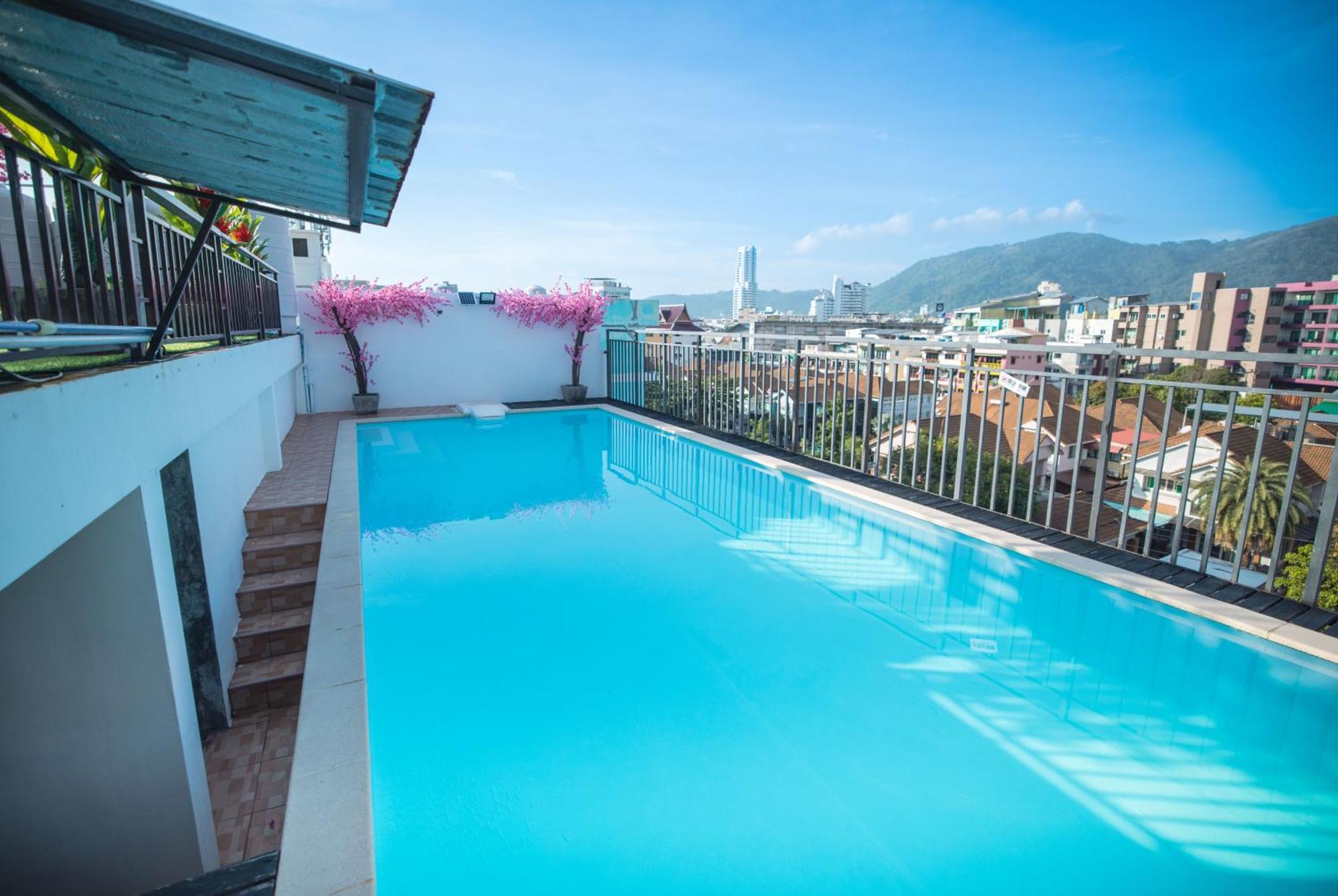 Happy 99 Guest House Patong Buitenkant foto