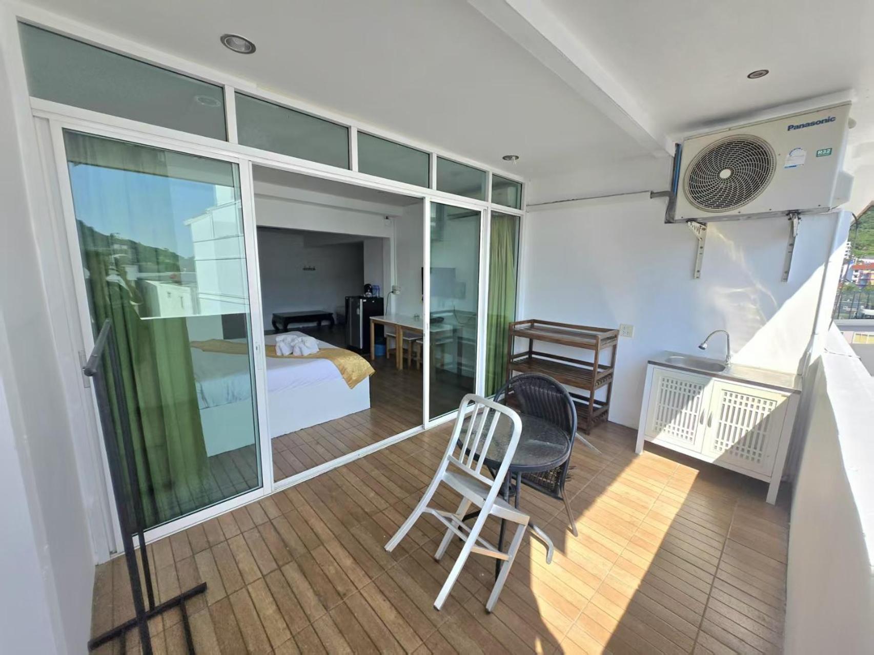Happy 99 Guest House Patong Buitenkant foto