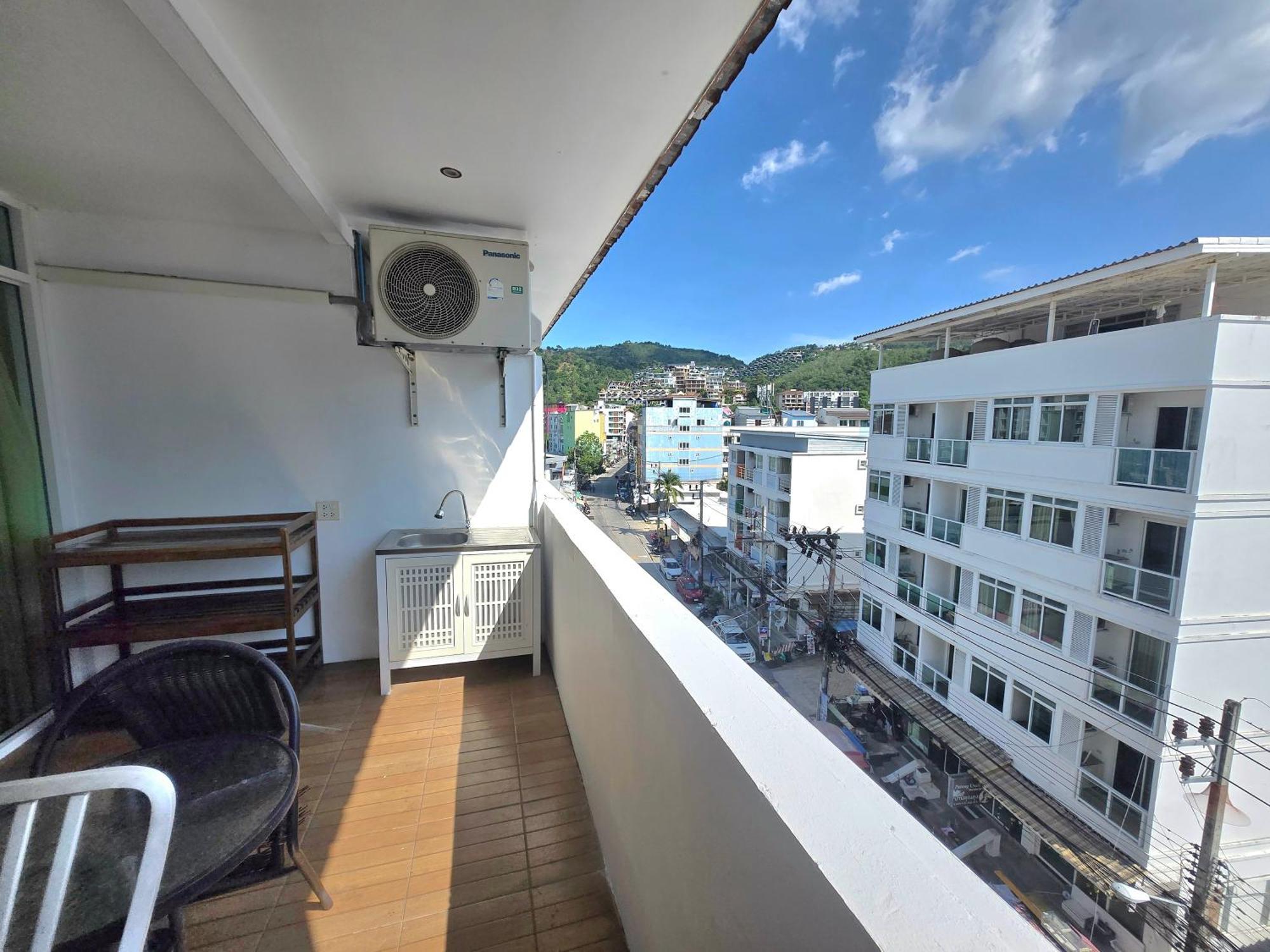 Happy 99 Guest House Patong Buitenkant foto