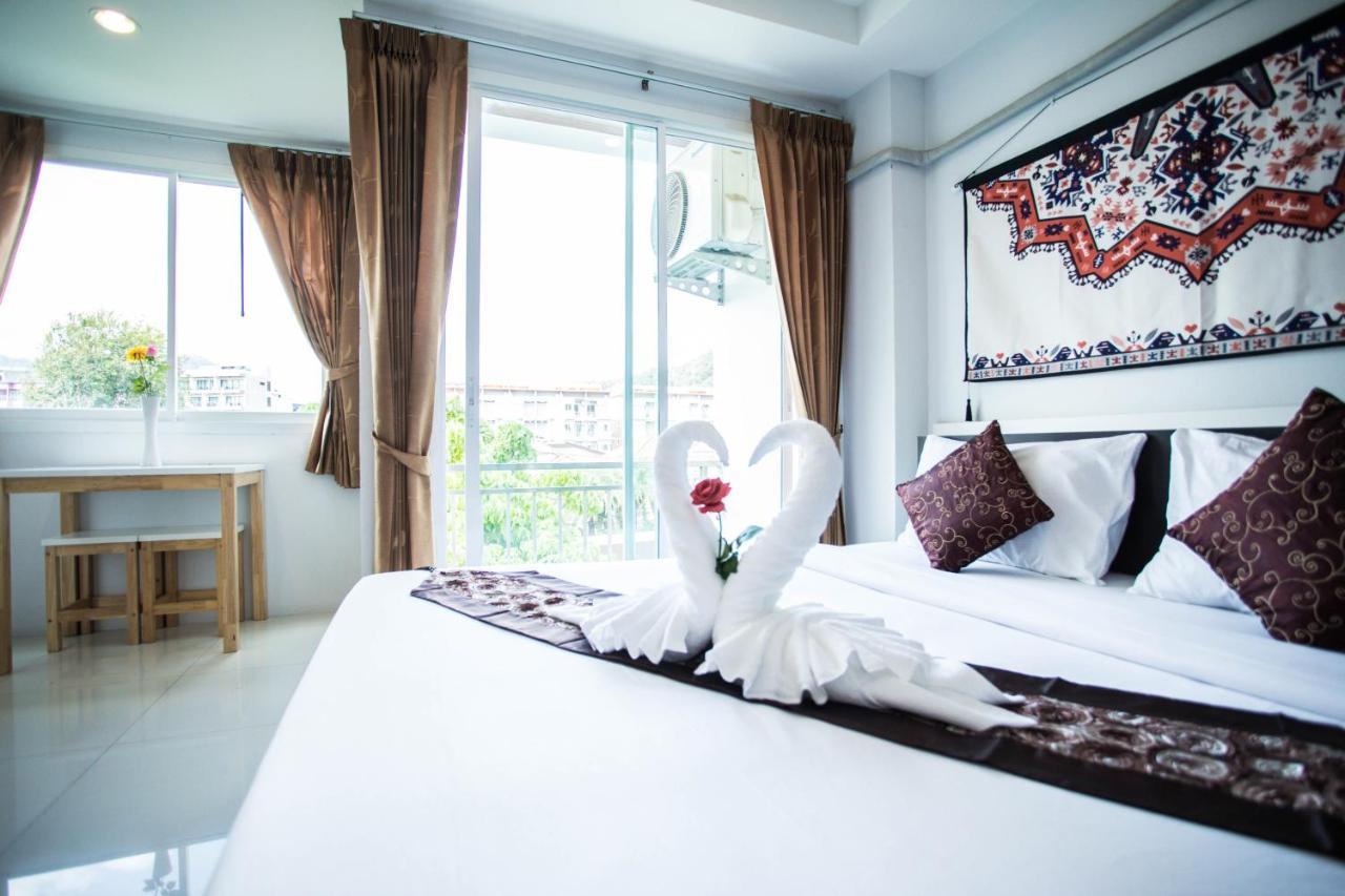 Happy 99 Guest House Patong Buitenkant foto