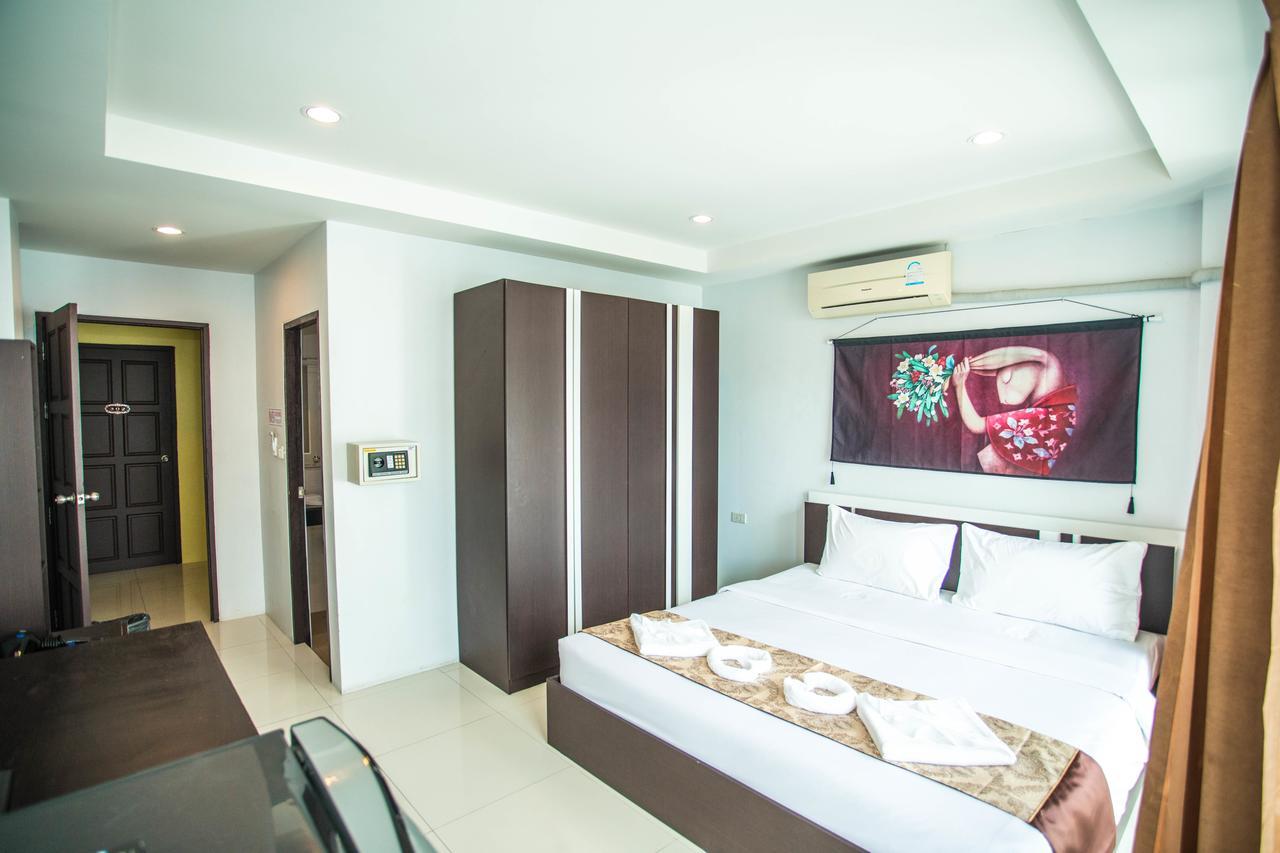 Happy 99 Guest House Patong Buitenkant foto