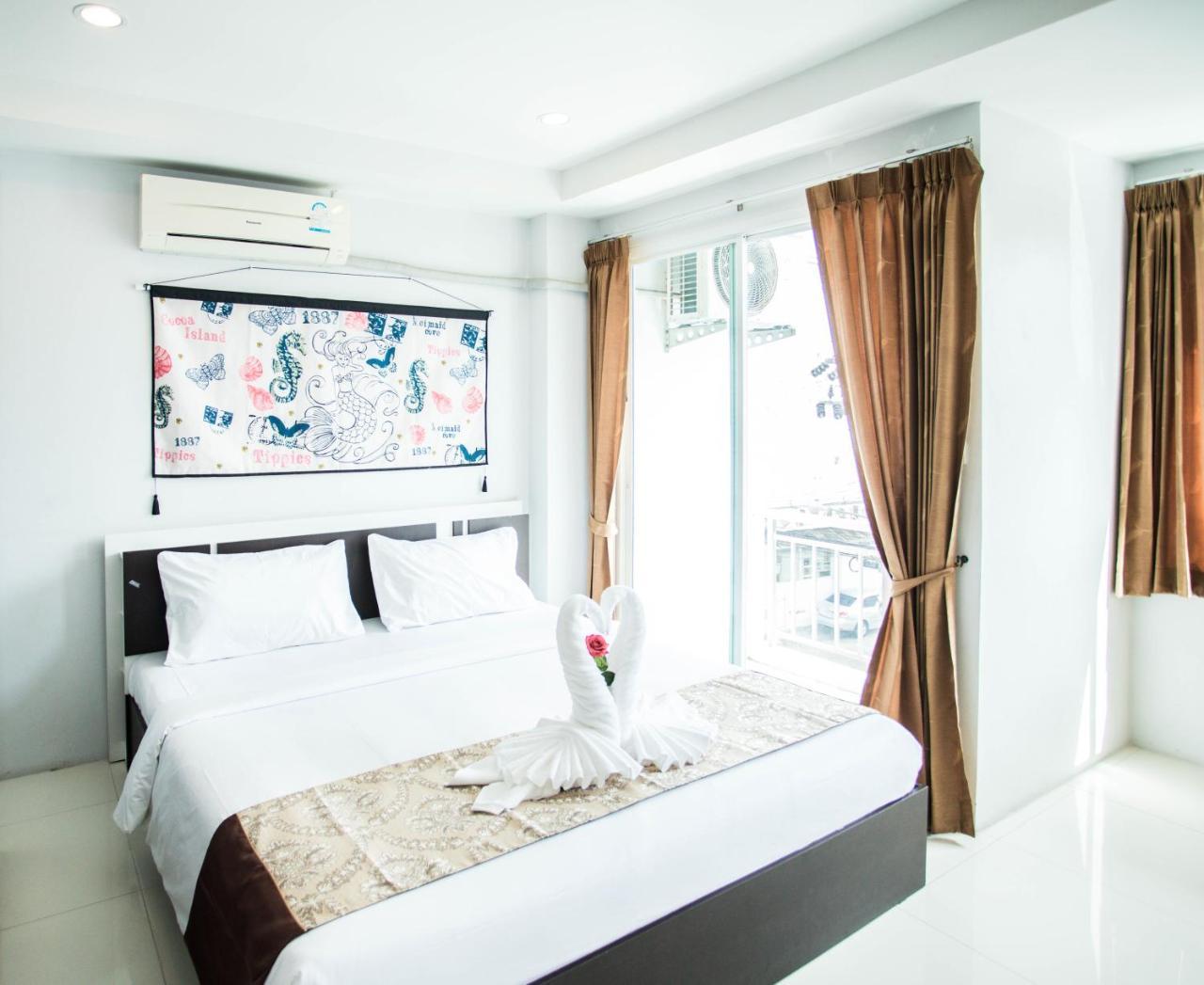 Happy 99 Guest House Patong Buitenkant foto