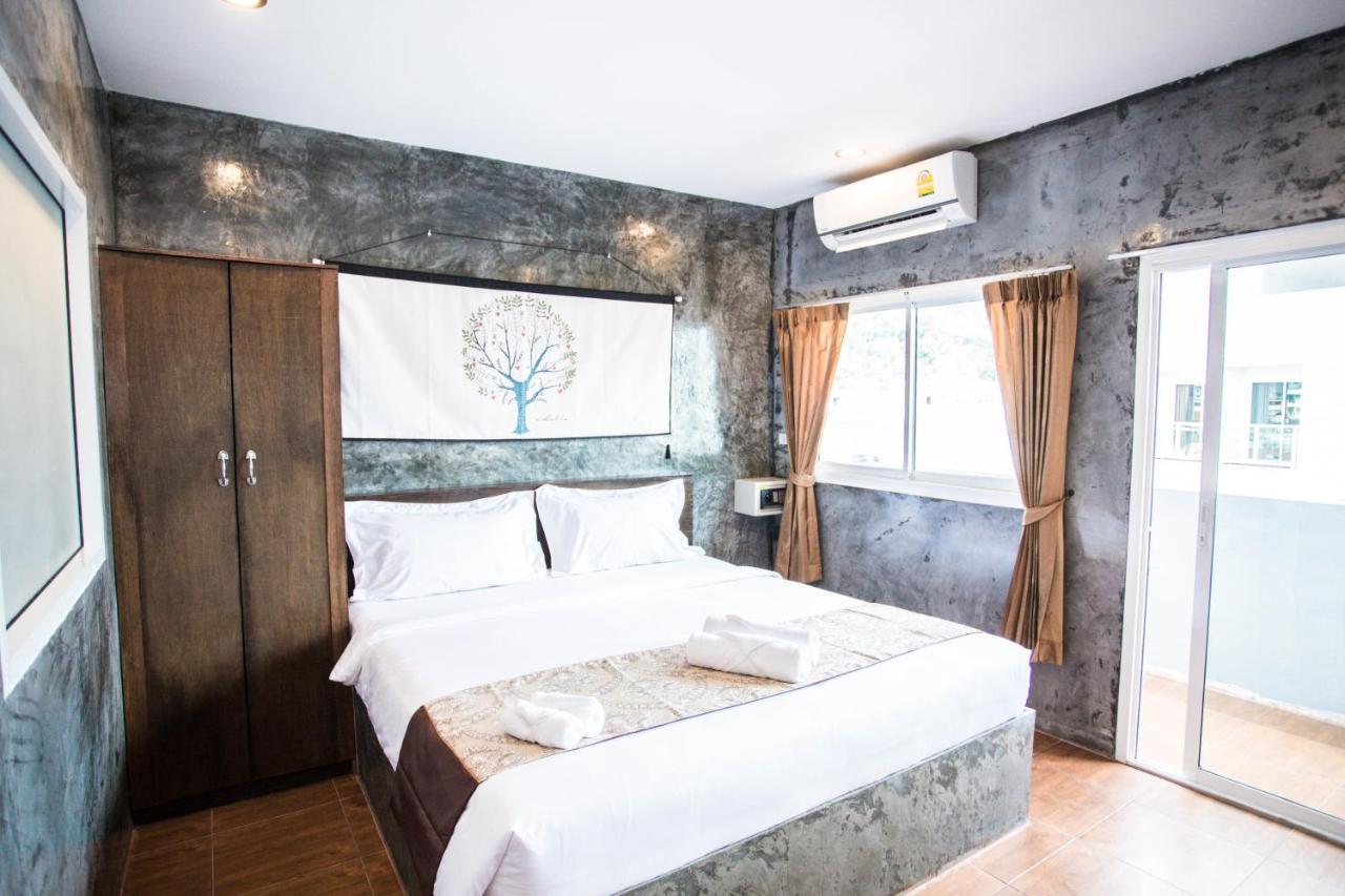 Happy 99 Guest House Patong Buitenkant foto