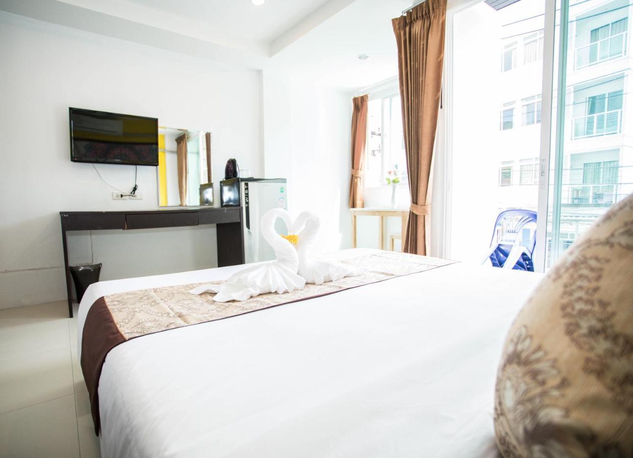Happy 99 Guest House Patong Buitenkant foto